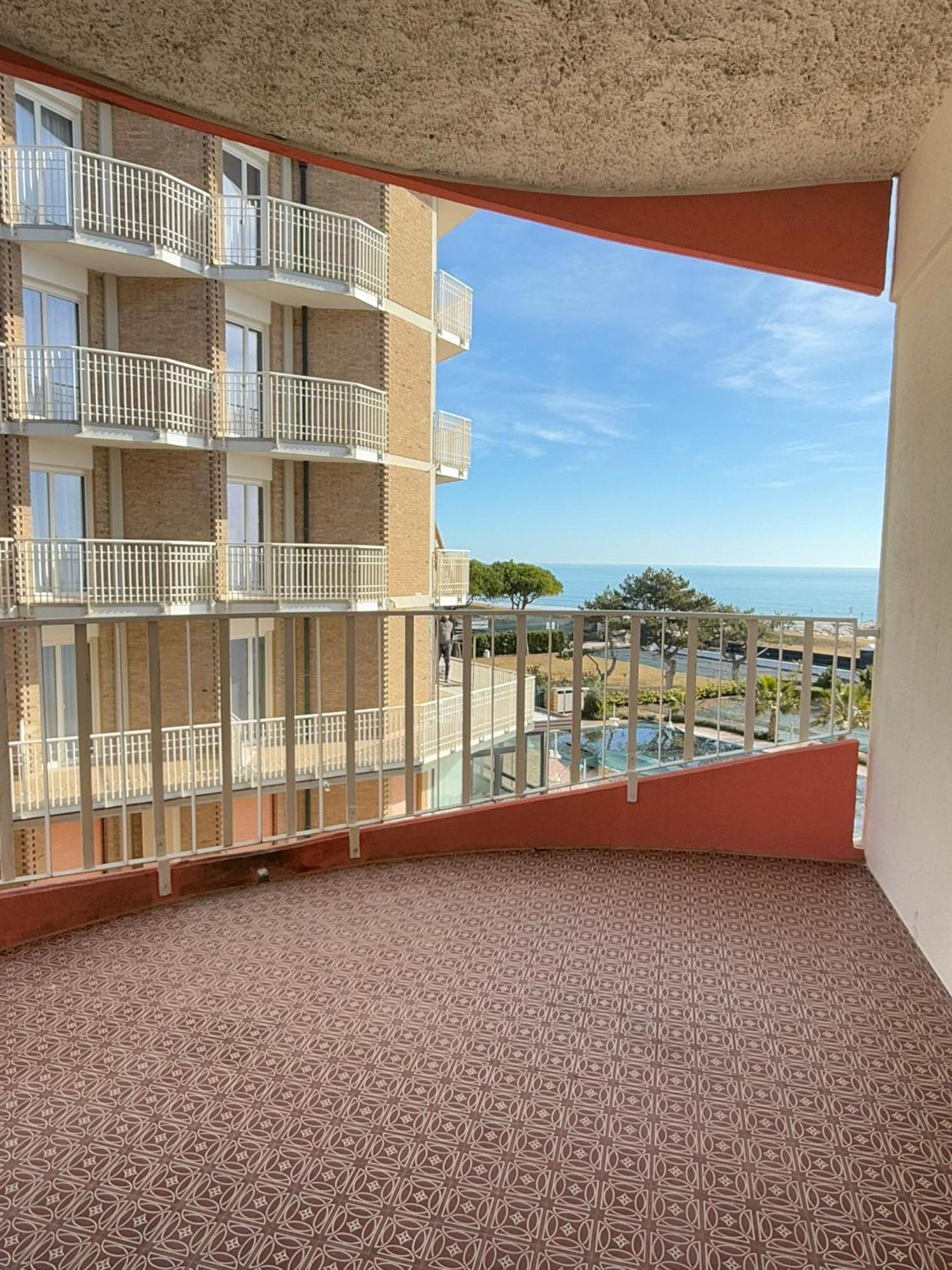 Residence Apollo - Walterigato Apartments Solo Per Famiglie Lido di Jesolo Ngoại thất bức ảnh