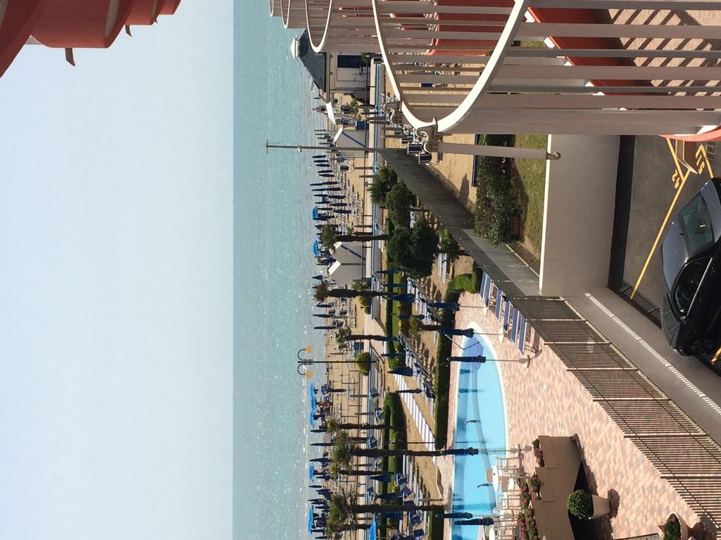 Residence Apollo - Walterigato Apartments Solo Per Famiglie Lido di Jesolo Ngoại thất bức ảnh