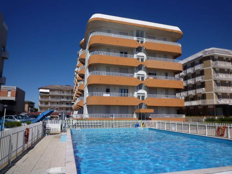 Residence Apollo - Walterigato Apartments Solo Per Famiglie Lido di Jesolo Ngoại thất bức ảnh
